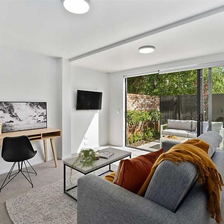 Architectural Urban Diamond Villa Крайстчърч Екстериор снимка